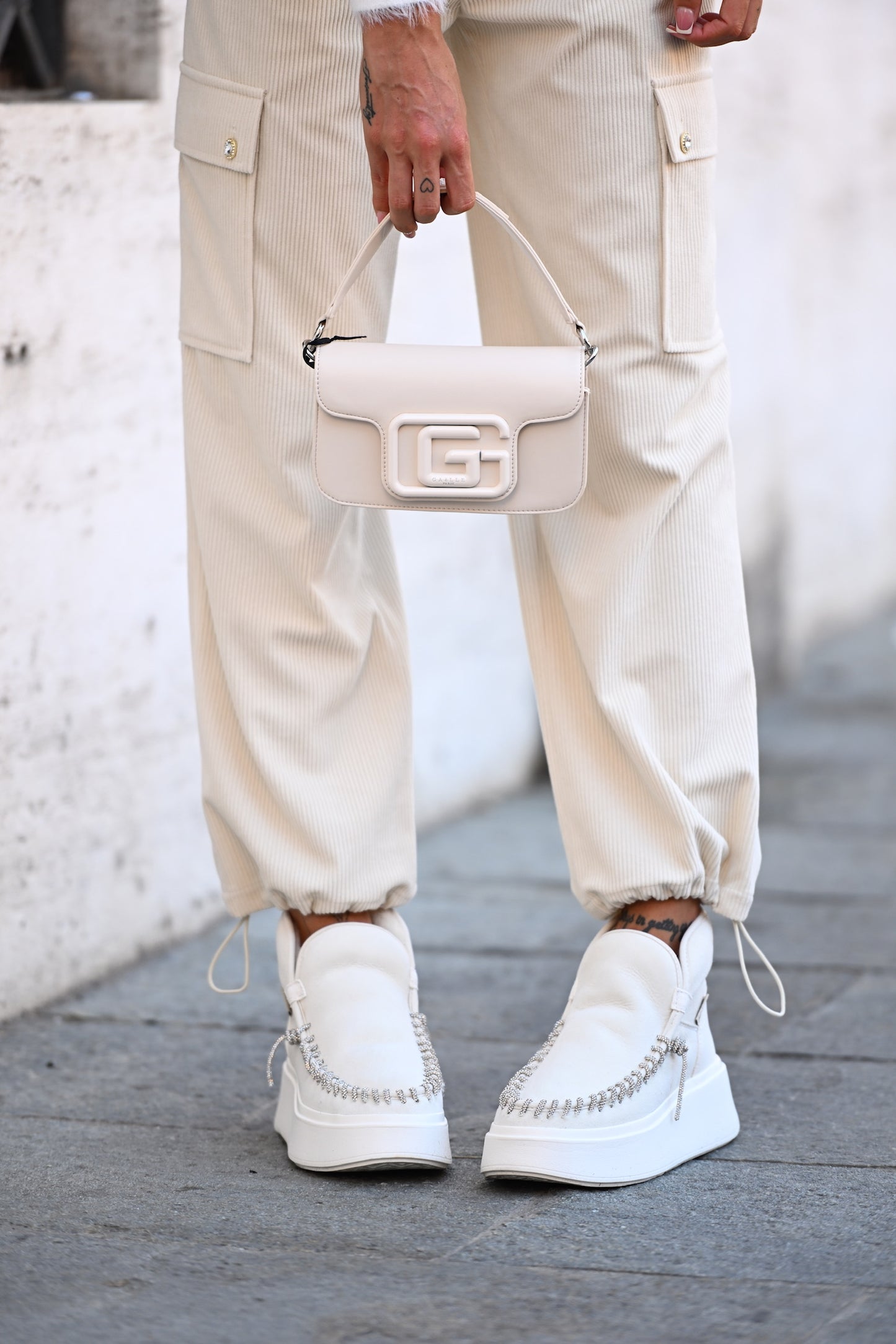 Gaëlle Paris - mini shoulder strap in ecopelle con maxi logo