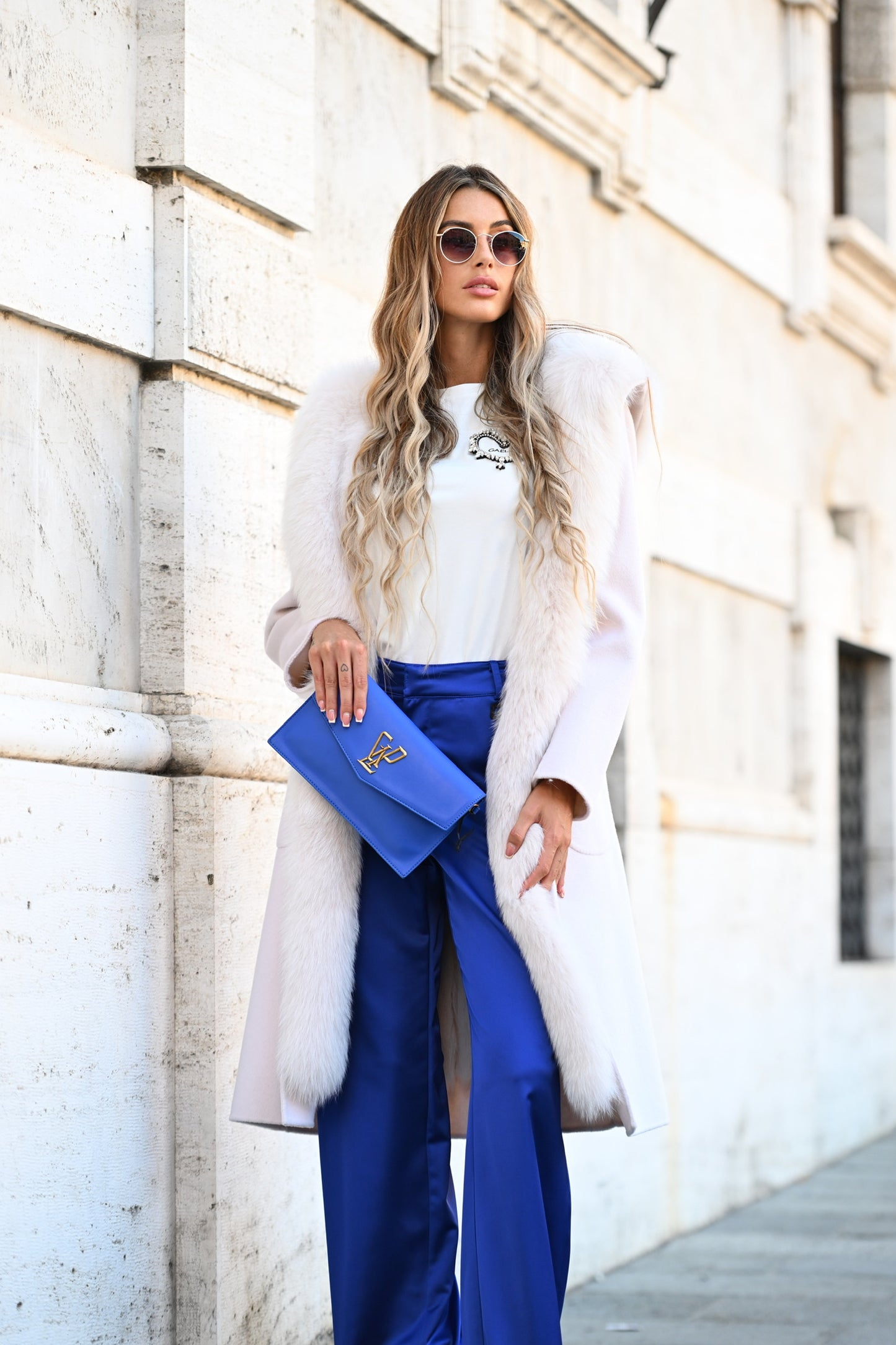 Gaëlle Paris - regular pochette ecopelle con acronimo in metallo