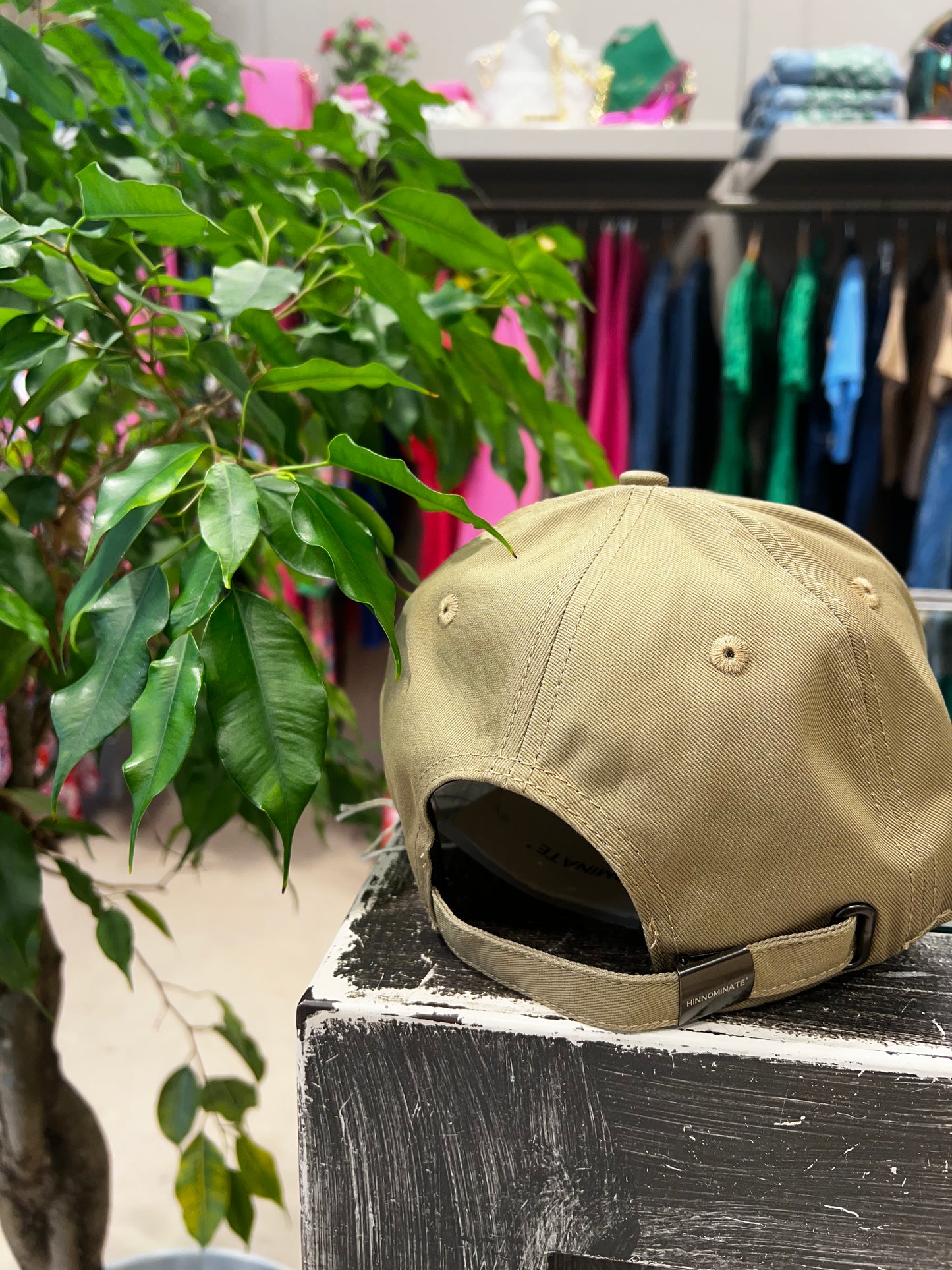 HINNOMINATE - cappello con visiera beige sabbia