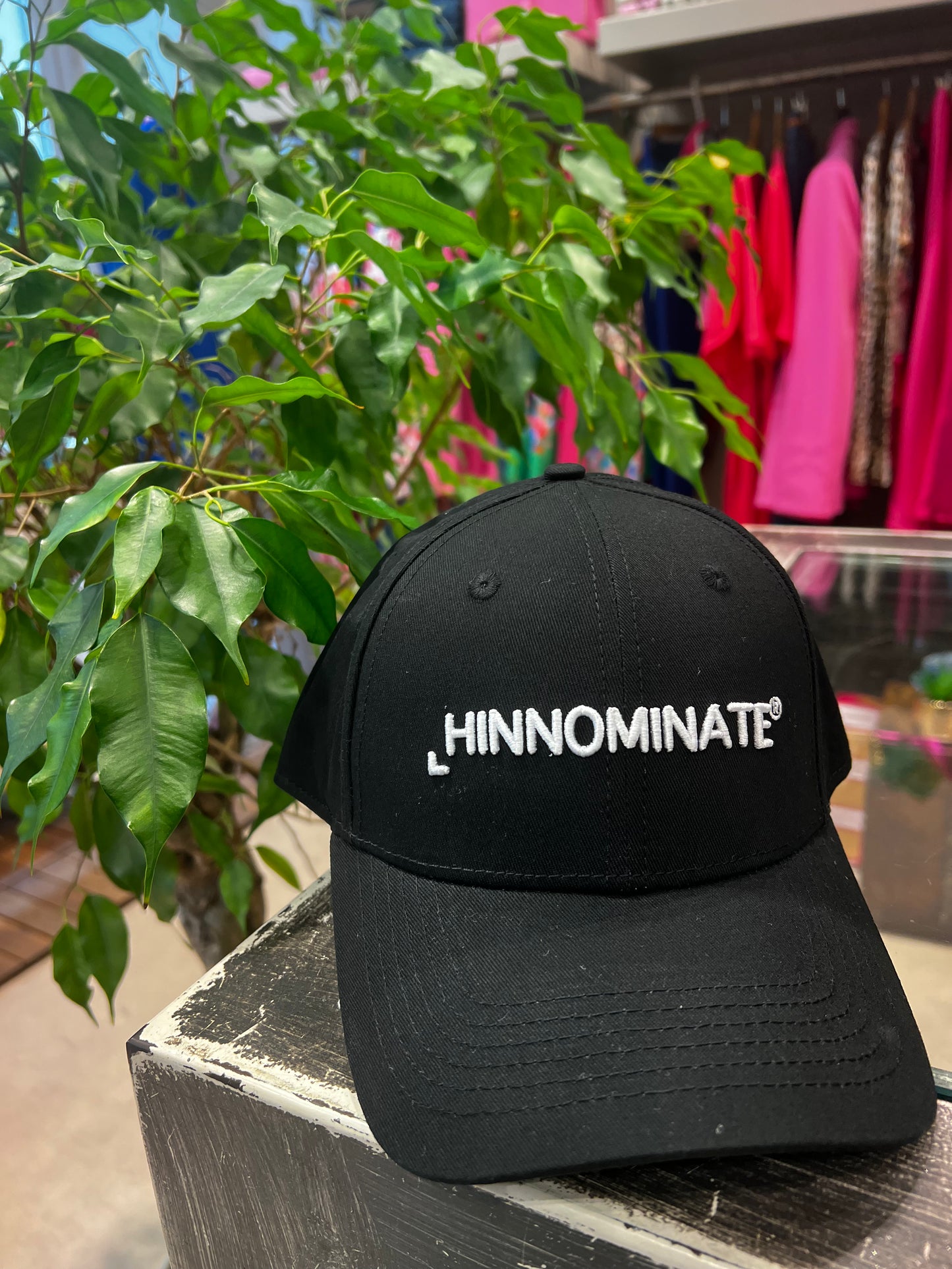 HINNOMINATE - cappello con visiera nero