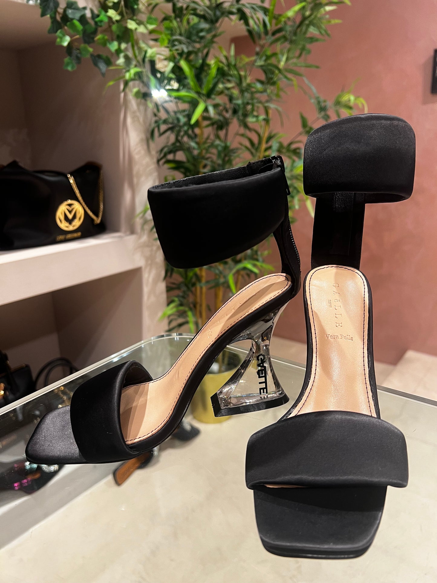 Gaëlle Paris - sandalo in raso con fascia intrecciata