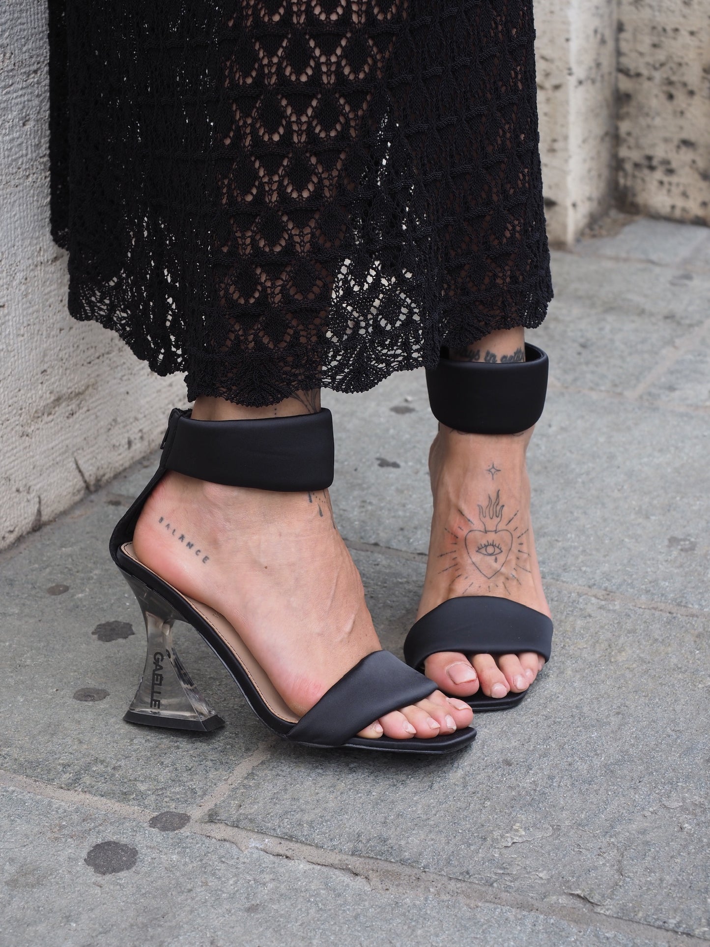 Gaëlle Paris - sandalo in raso con fascia intrecciata