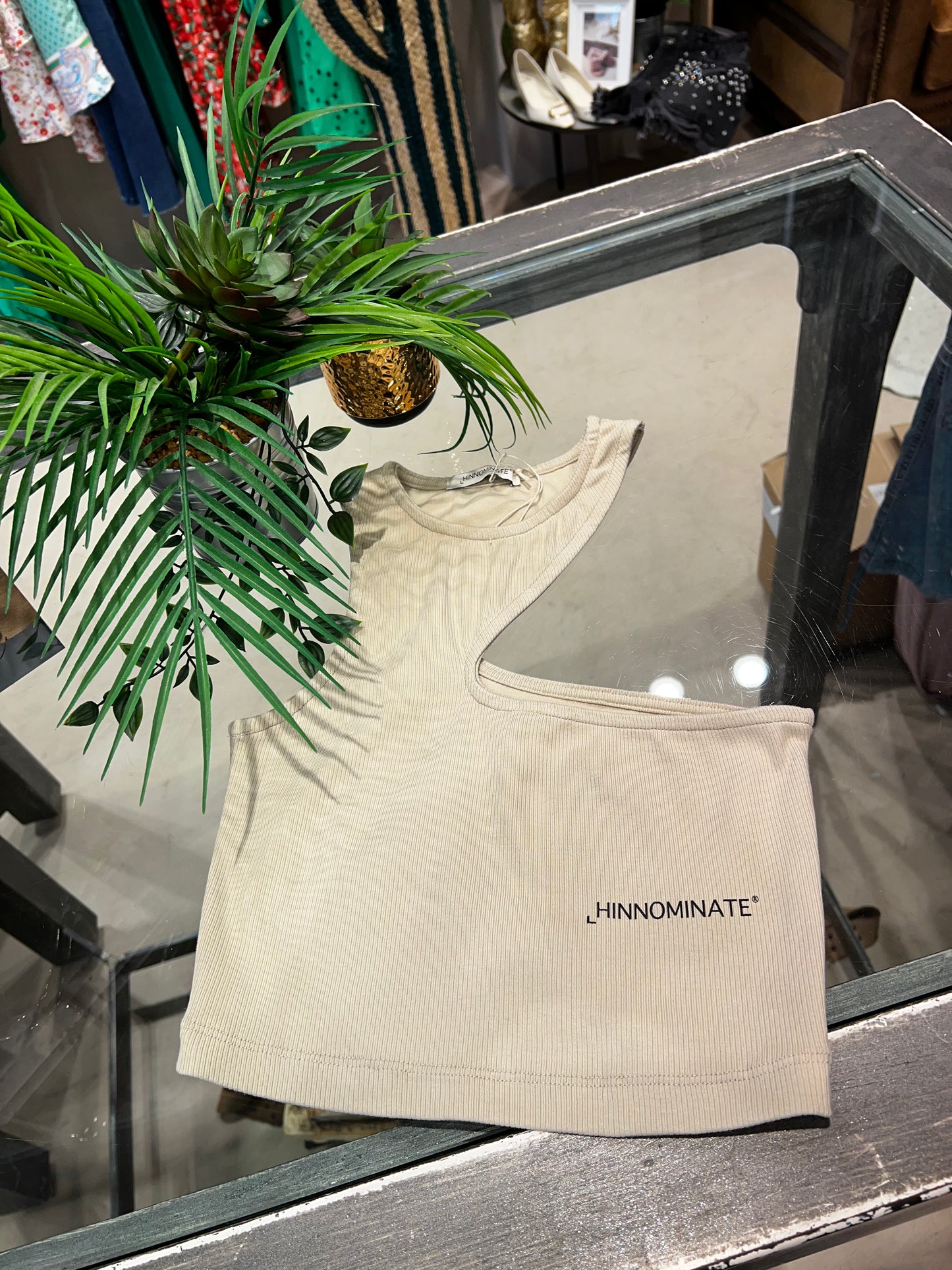 HINNOMINATE - top in costina con apertura