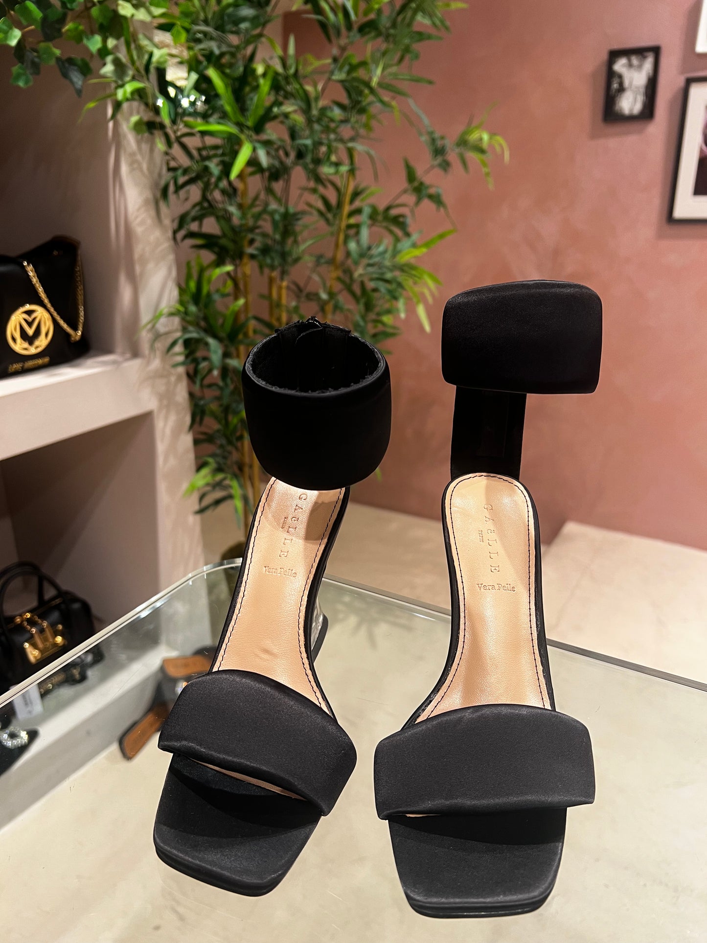 Gaëlle Paris - sandalo in raso con fascia intrecciata