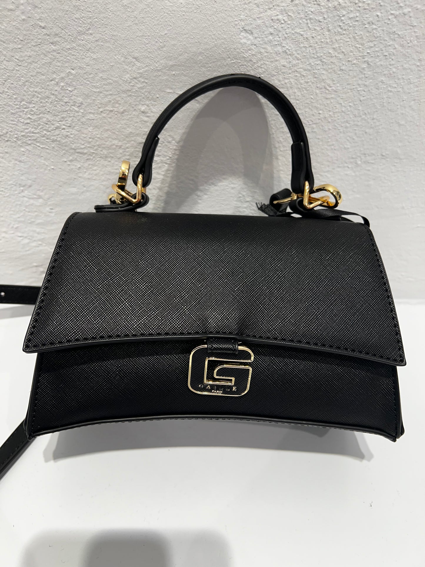 Gaëlle Paris- REGULAR POCHETTE IN SAFFIANO, APPLICAZIONE CIONDOLO G GALVANICA ORO E STAMPA SAFFIANO