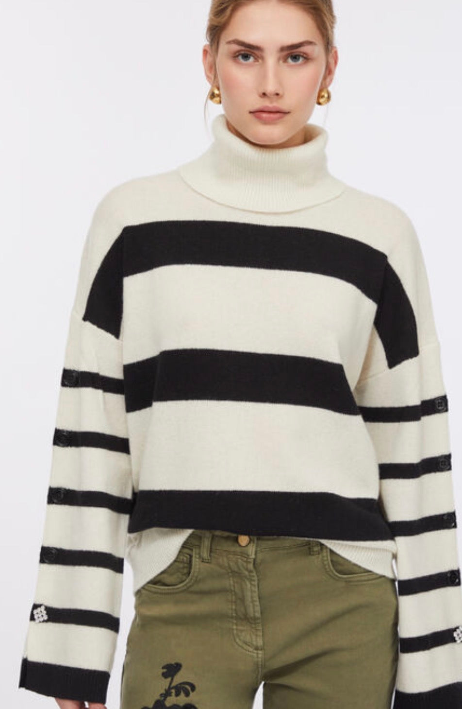 Dolcevita 100% lana con bottoni gioiello Liujo