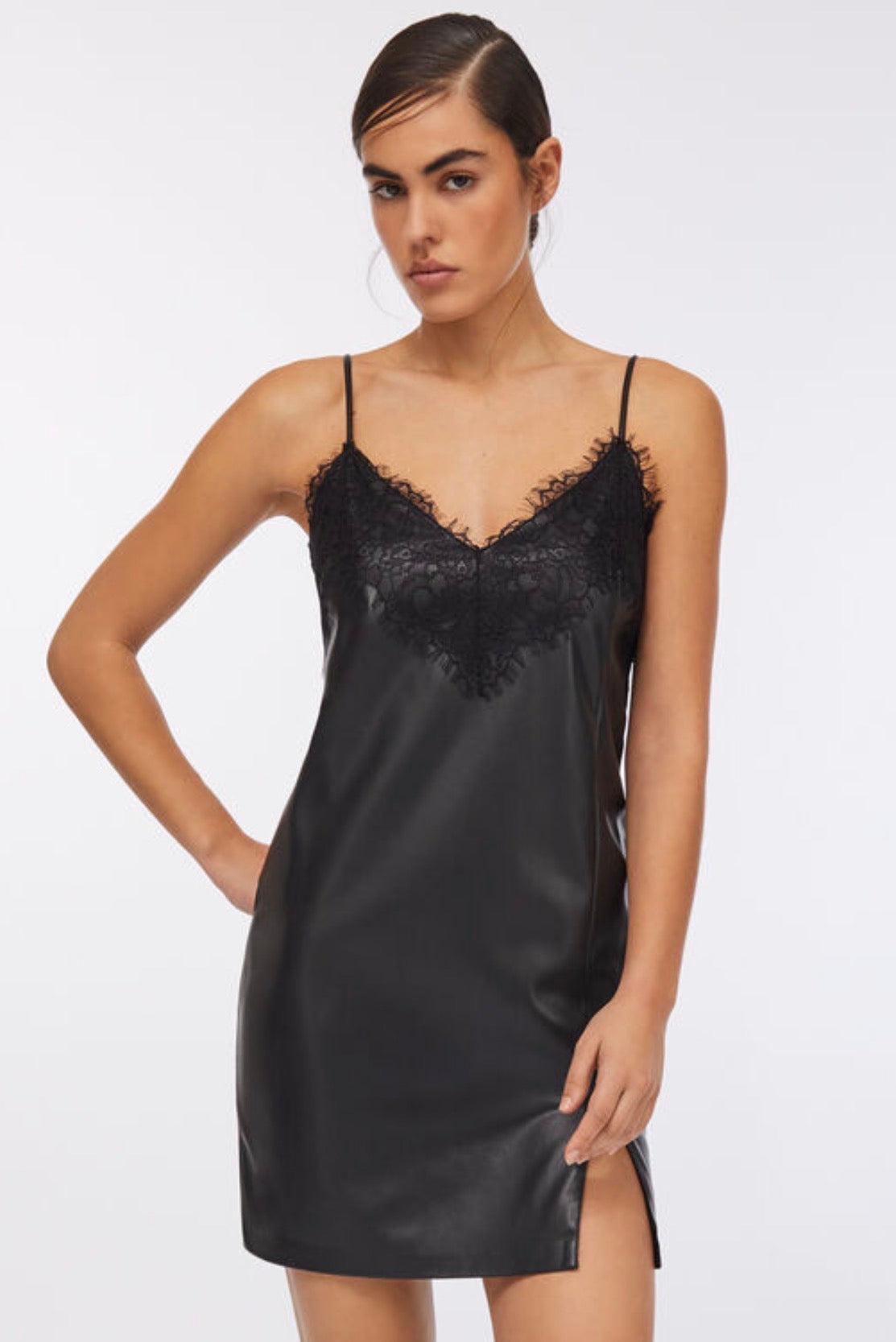 Abito con pizzo Liujo